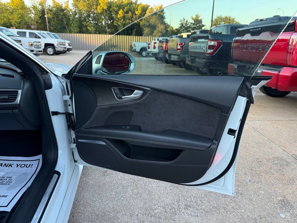 Audi S7 Vehicle Full-screen Gallery Image 10