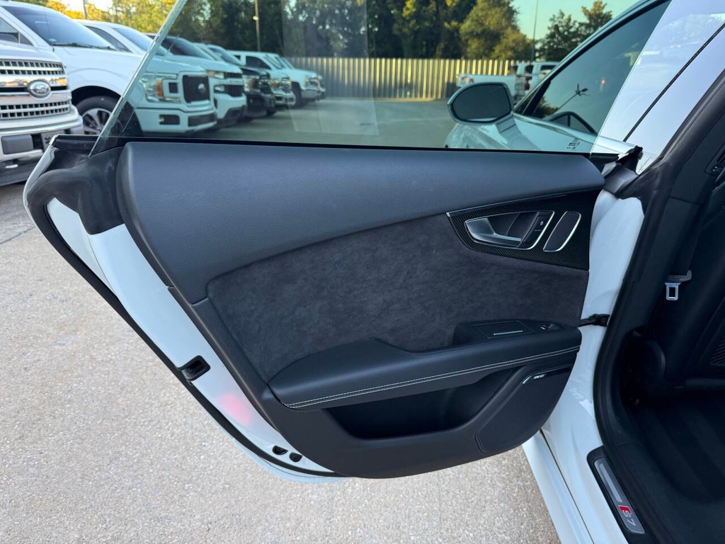 Audi S7 Vehicle Full-screen Gallery Image 13