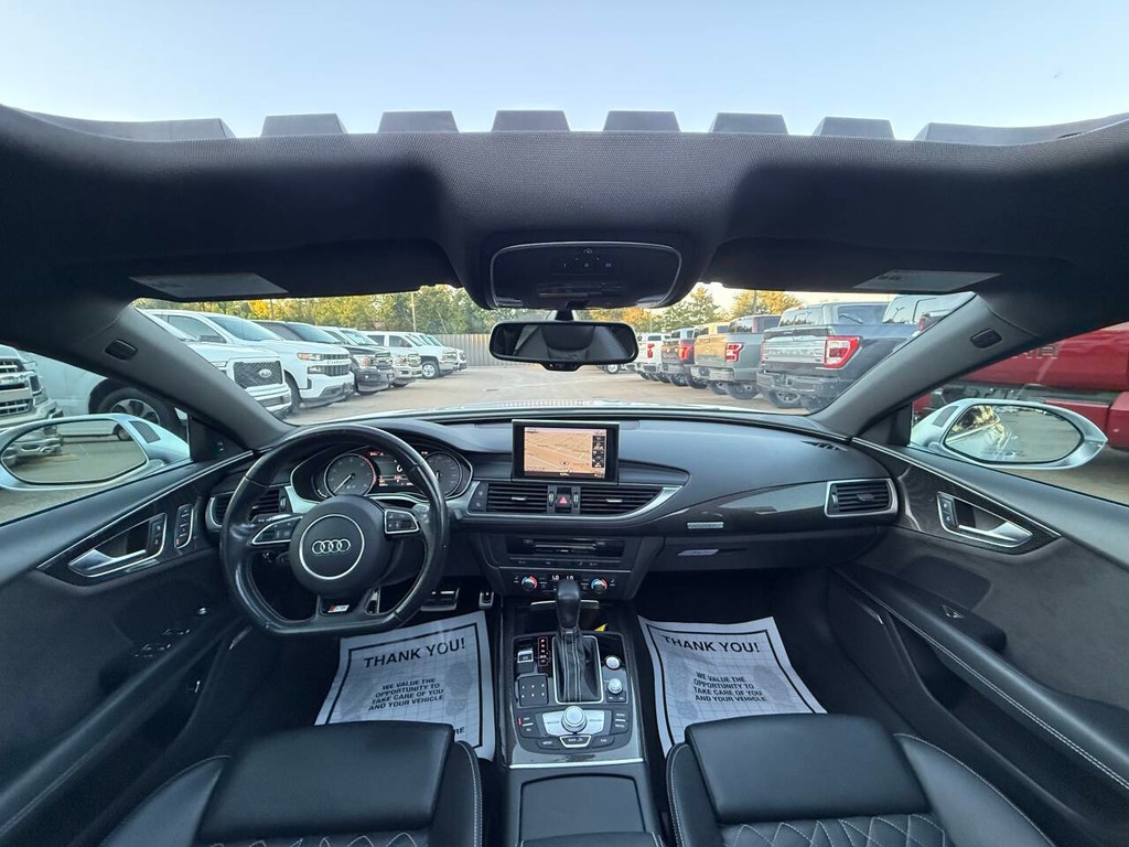 Audi S7 Vehicle Full-screen Gallery Image 17