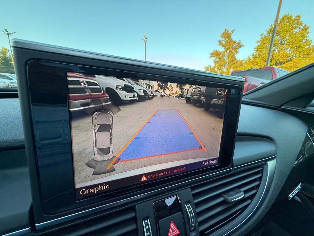 Audi S7 Vehicle Full-screen Gallery Image 24