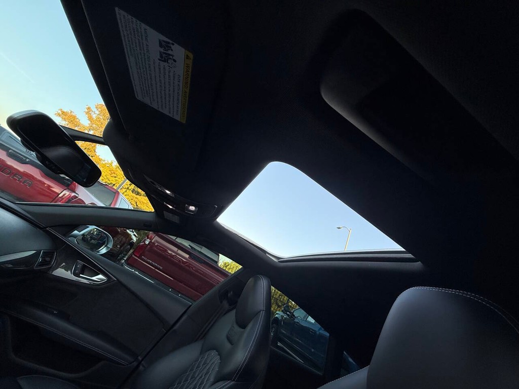 Audi S7 Vehicle Full-screen Gallery Image 30