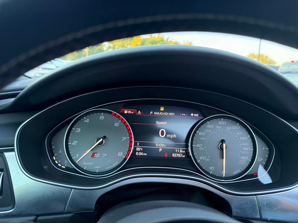 Audi S7 Vehicle Full-screen Gallery Image 31