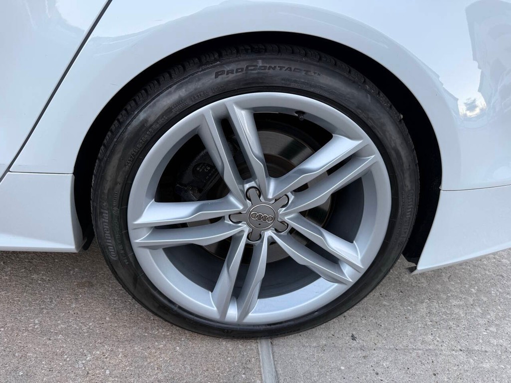 Audi S7 Vehicle Full-screen Gallery Image 35