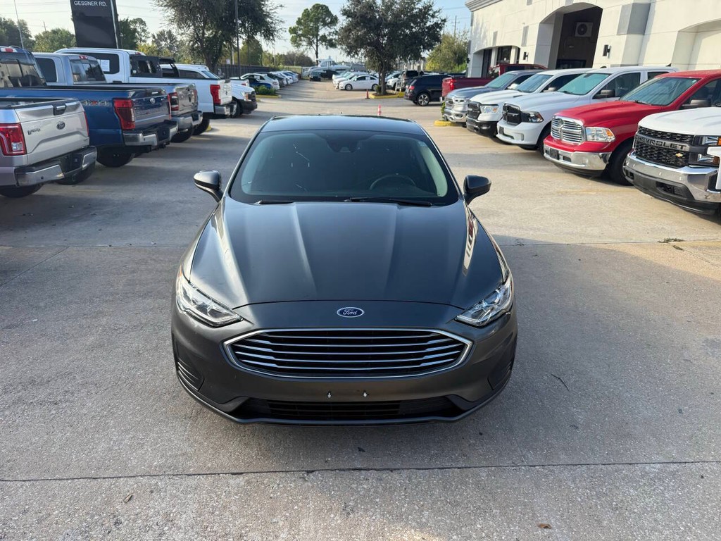 Ford Fusion Hybrid Vehicle Full-screen Gallery Image 37