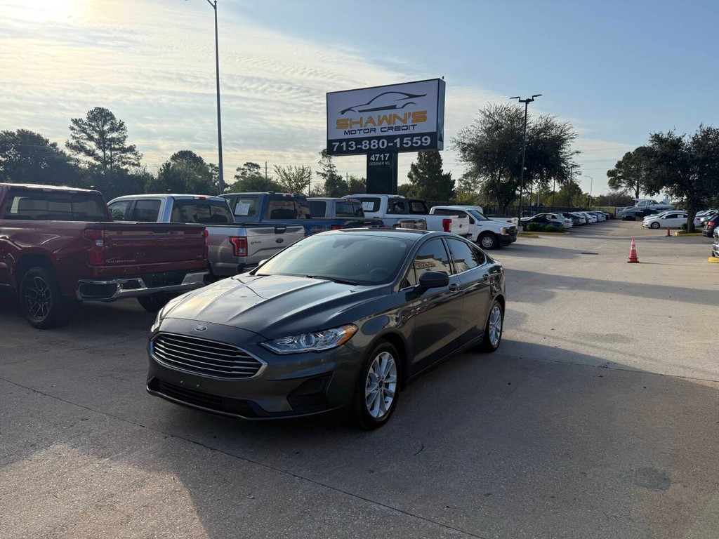 Ford Fusion Hybrid Vehicle Full-screen Gallery Image 40