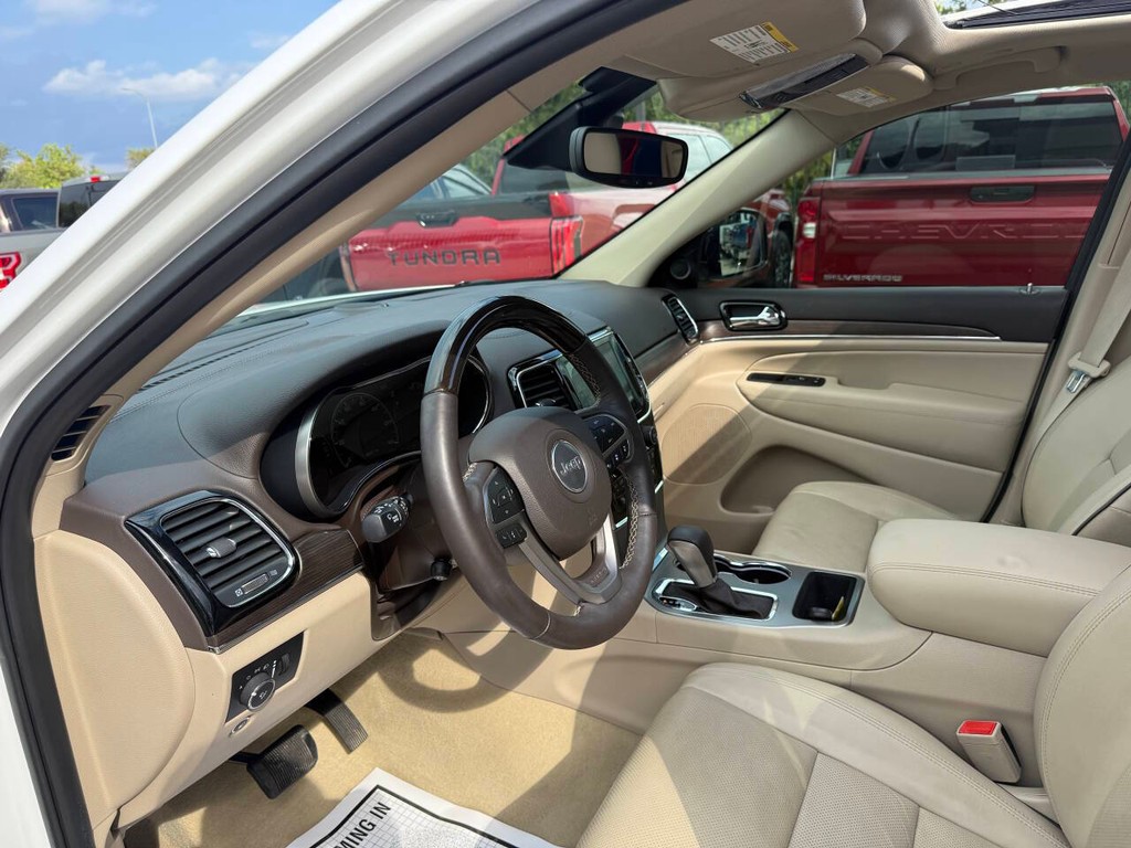 Jeep Grand Cherokee Vehicle Full-screen Gallery Image 06