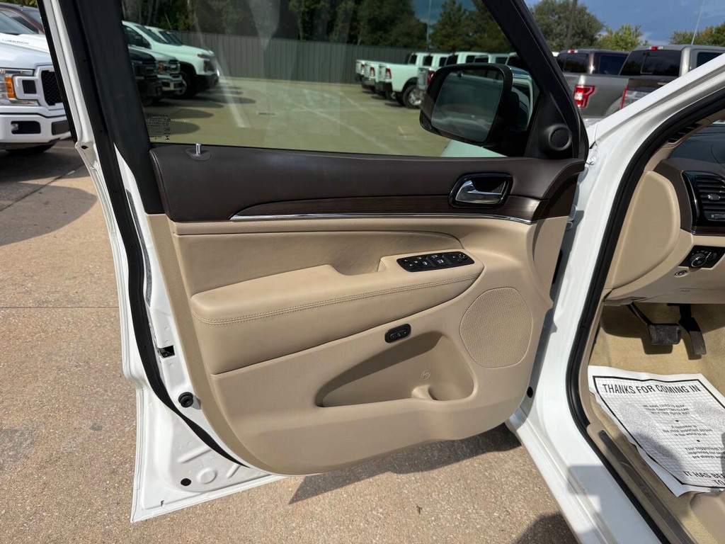 Jeep Grand Cherokee Vehicle Full-screen Gallery Image 08