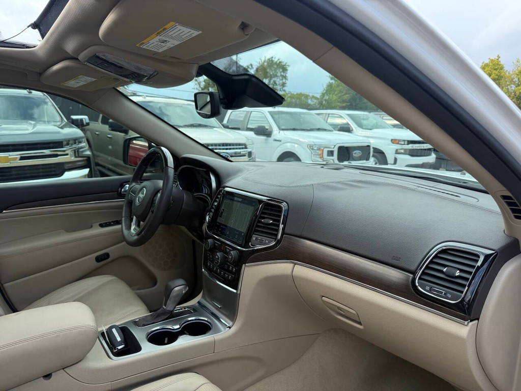 Jeep Grand Cherokee Vehicle Full-screen Gallery Image 09