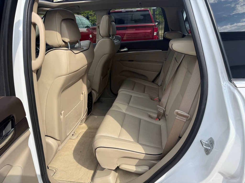 Jeep Grand Cherokee Vehicle Full-screen Gallery Image 13