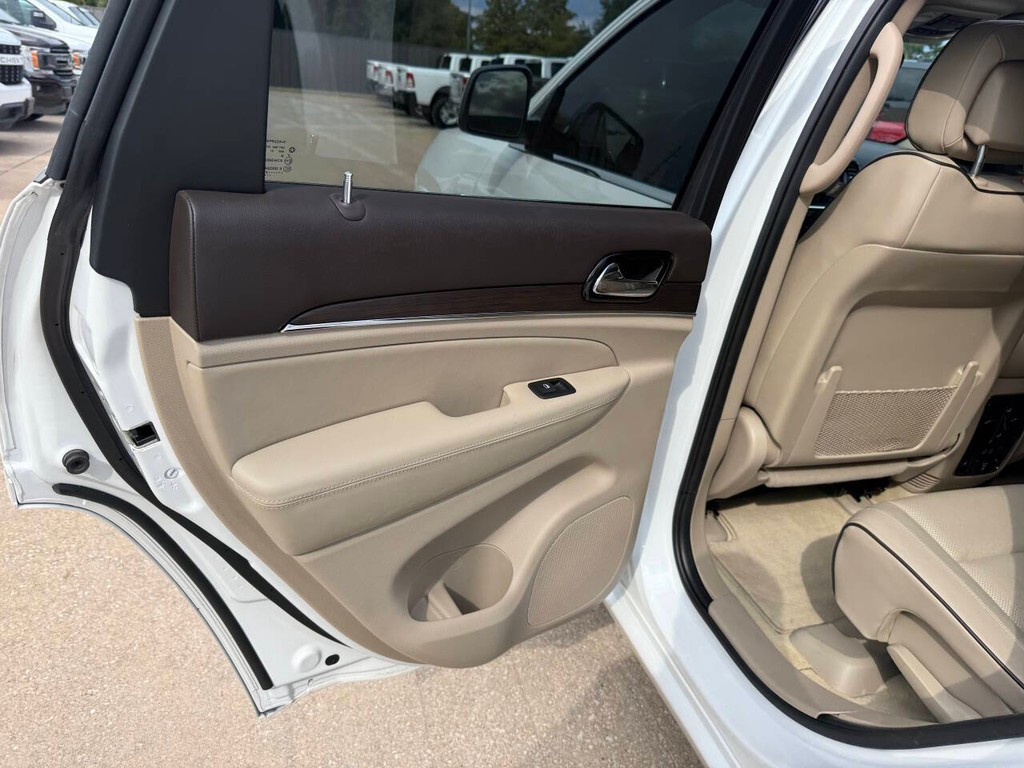 Jeep Grand Cherokee Vehicle Full-screen Gallery Image 14