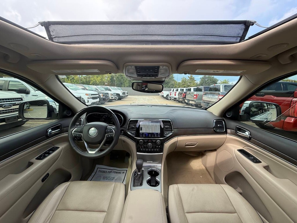 Jeep Grand Cherokee Vehicle Full-screen Gallery Image 18