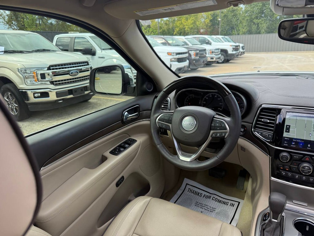 Jeep Grand Cherokee Vehicle Full-screen Gallery Image 19