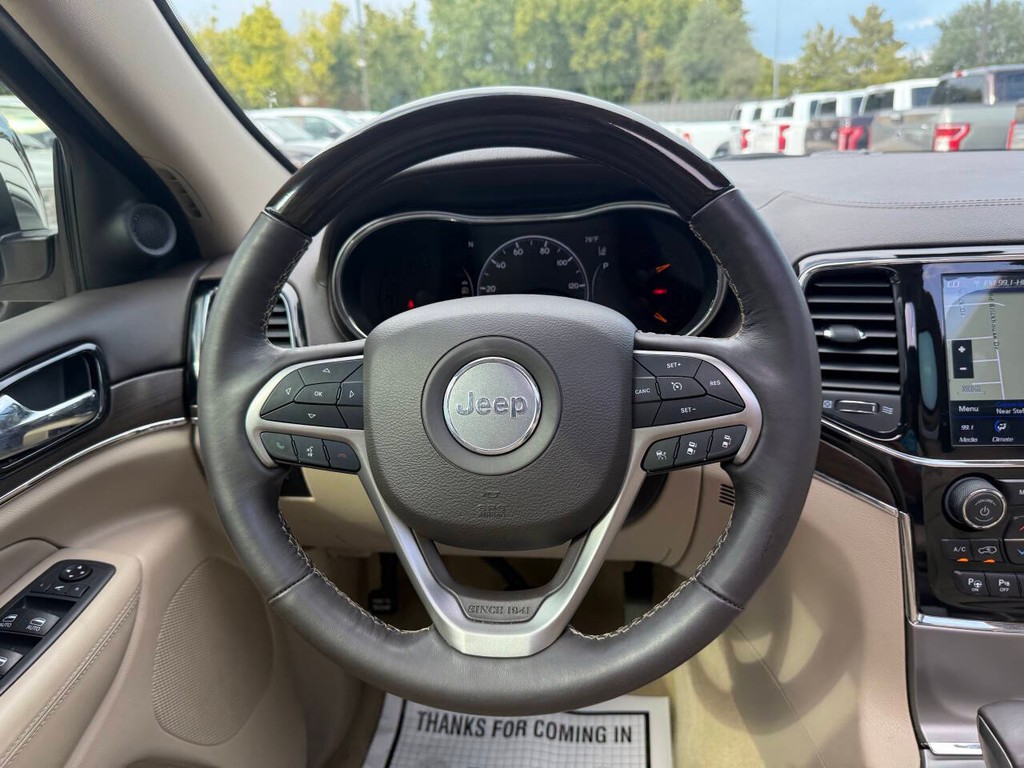 Jeep Grand Cherokee Vehicle Full-screen Gallery Image 22