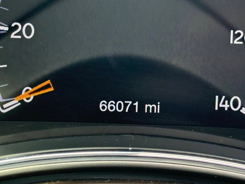 Jeep Grand Cherokee Vehicle Full-screen Gallery Image 33