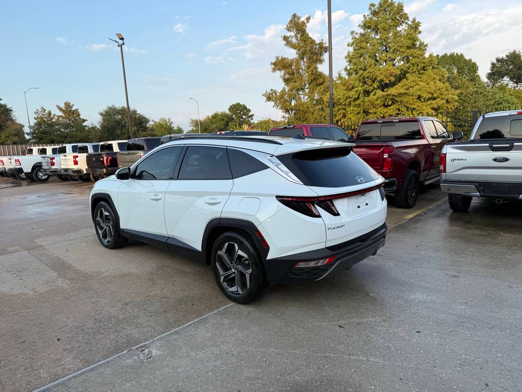 Hyundai Tucson Vehicle Full-screen Gallery Image 04