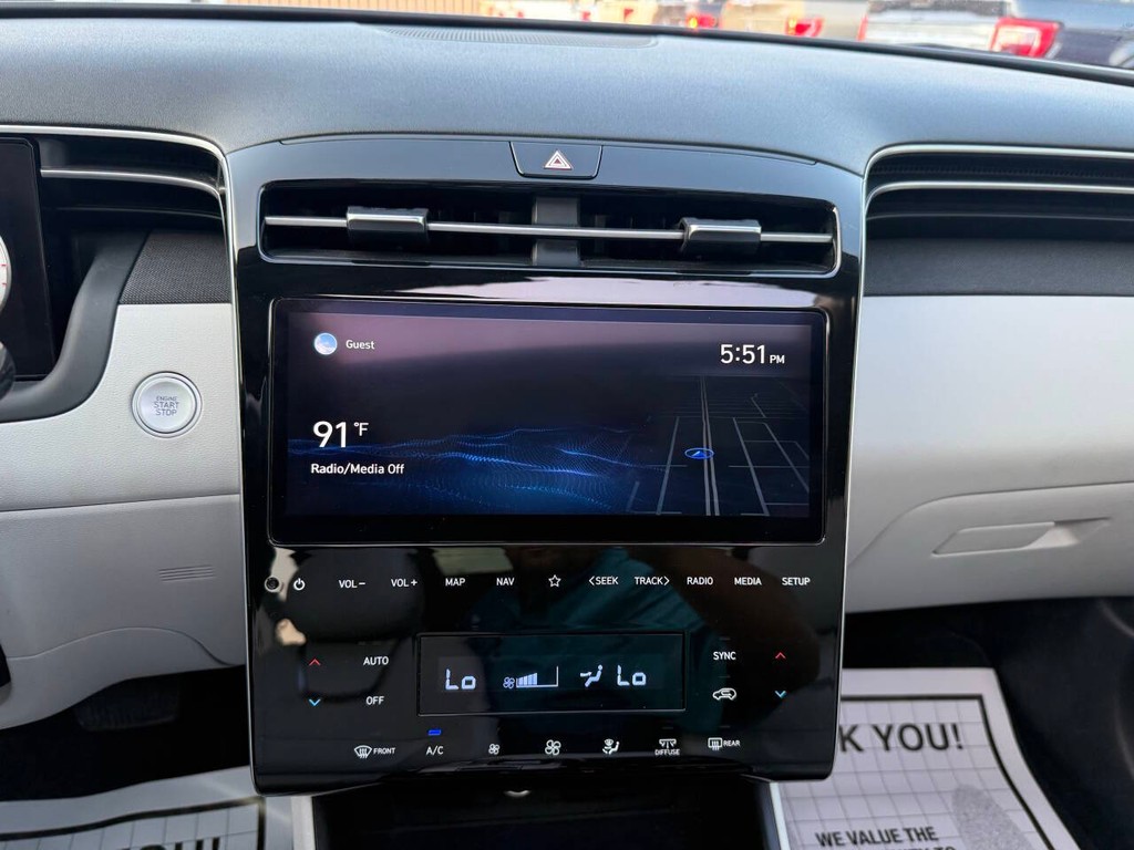 Hyundai Tucson Vehicle Full-screen Gallery Image 24