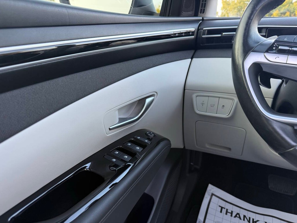 Hyundai Tucson Vehicle Full-screen Gallery Image 29