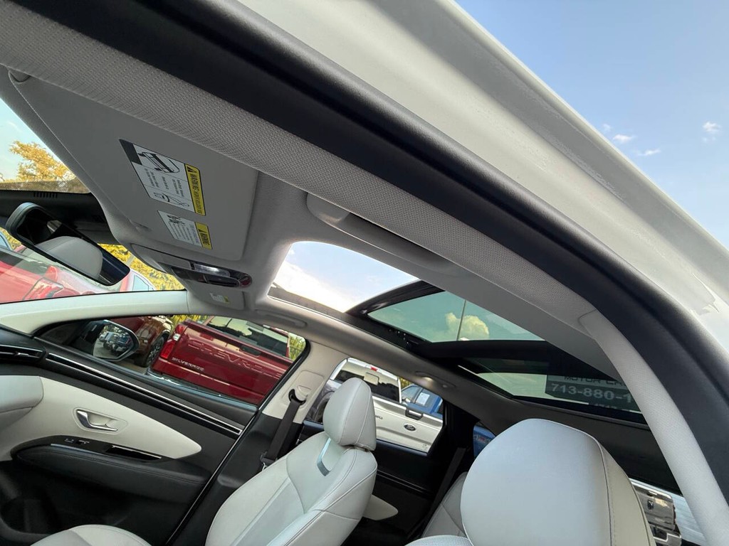 Hyundai Tucson Vehicle Full-screen Gallery Image 30