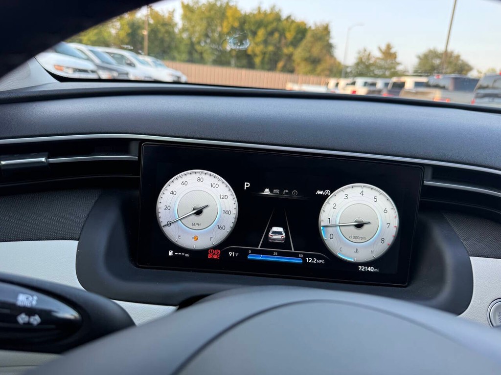 Hyundai Tucson Vehicle Full-screen Gallery Image 32