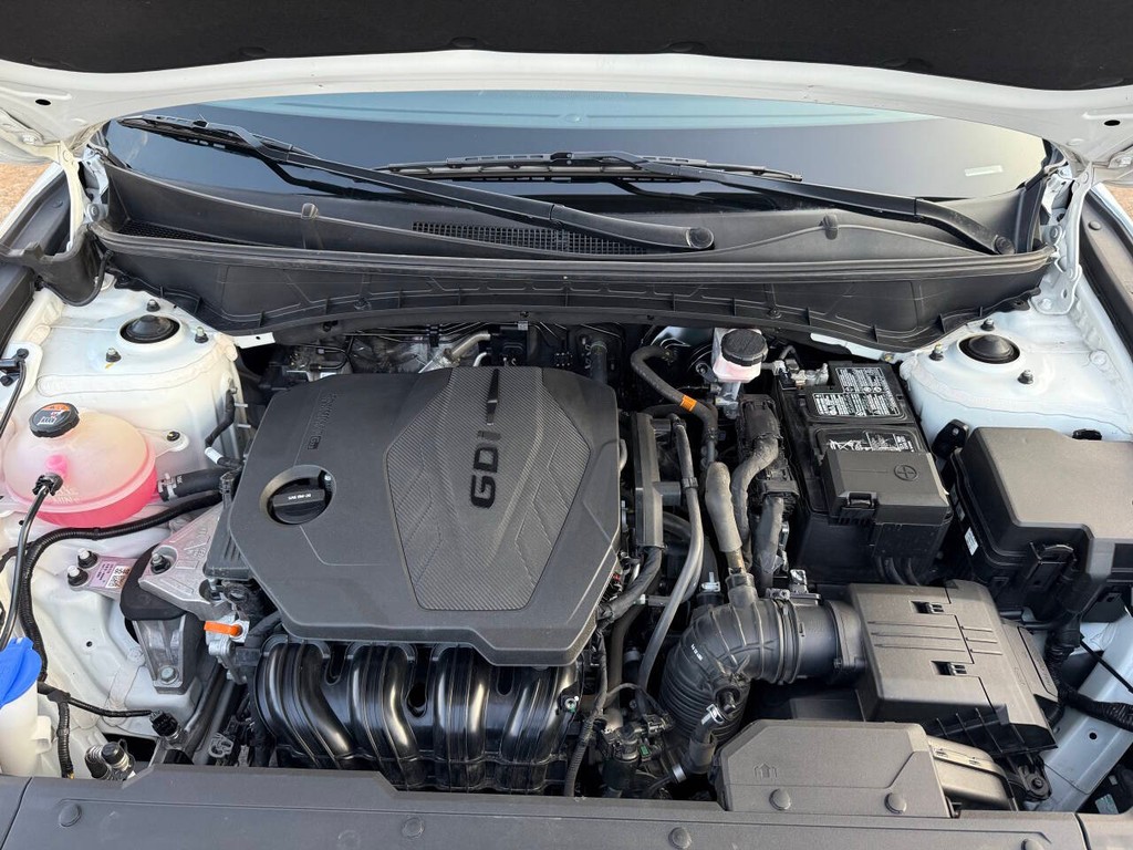 Hyundai Tucson Vehicle Full-screen Gallery Image 35