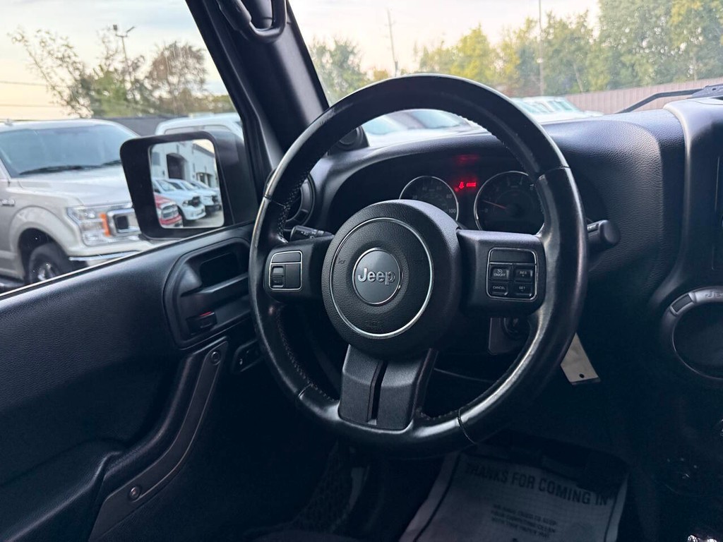 Jeep Wrangler Vehicle Full-screen Gallery Image 16