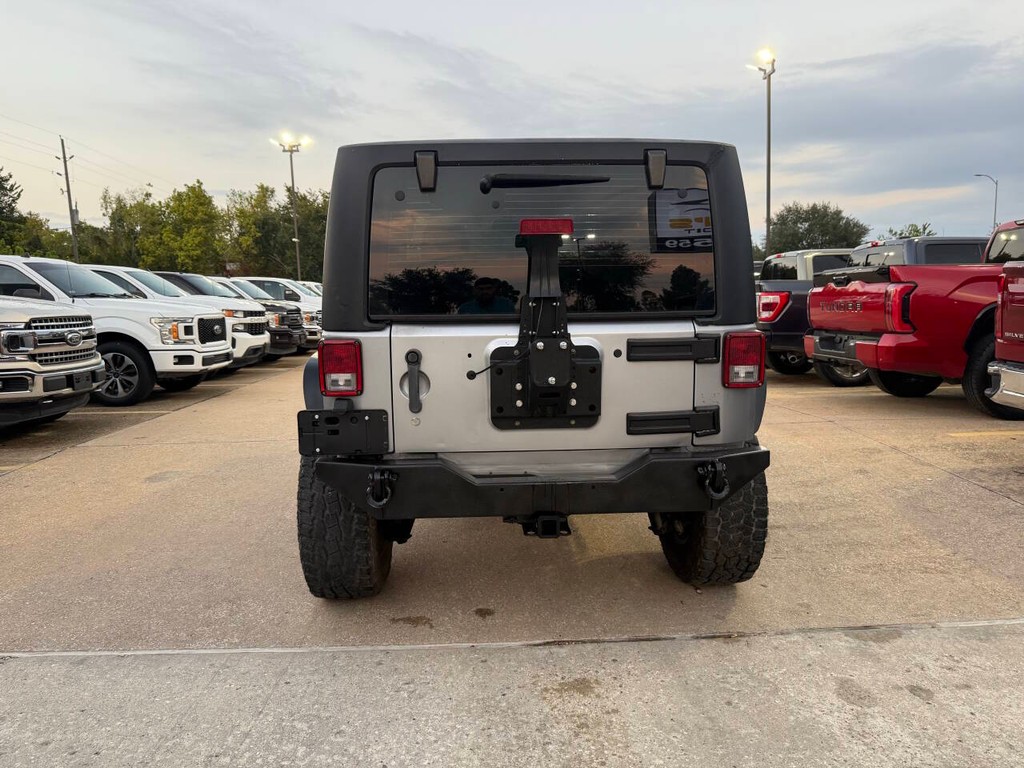 Jeep Wrangler Vehicle Full-screen Gallery Image 29