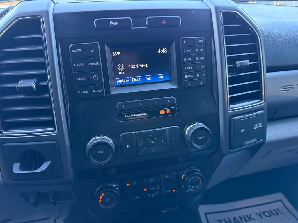 Ford Super Duty F-250 SRW Vehicle Full-screen Gallery Image 28