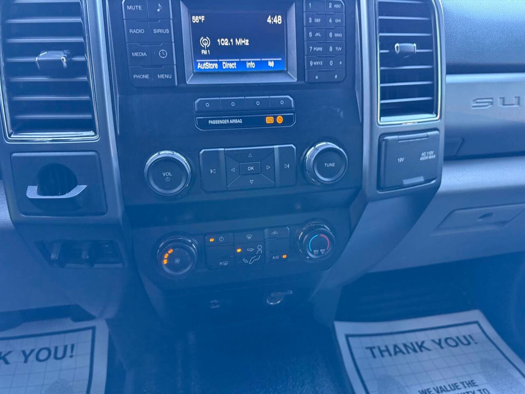 Ford Super Duty F-250 SRW Vehicle Full-screen Gallery Image 29