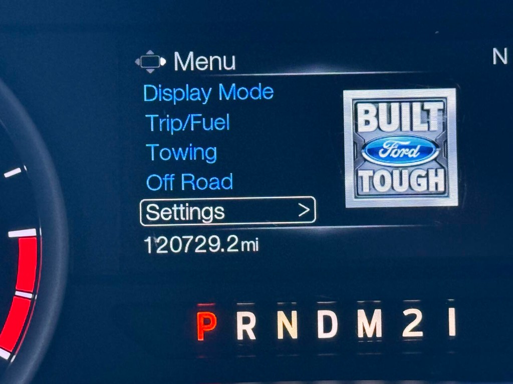 Ford Super Duty F-250 SRW Vehicle Full-screen Gallery Image 32