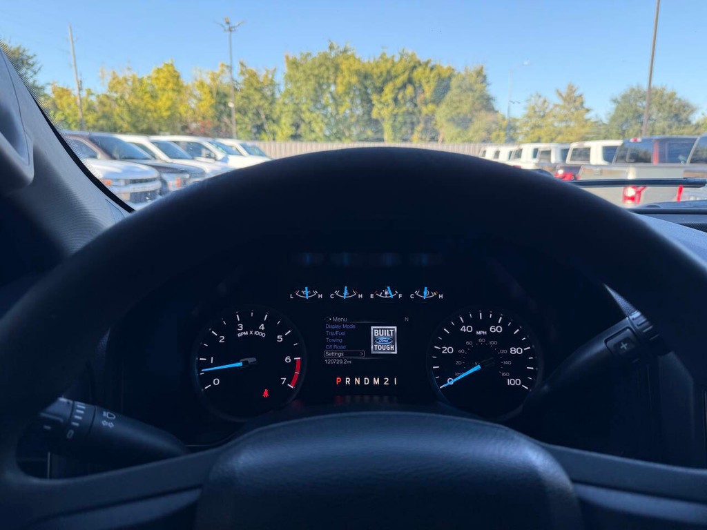 Ford Super Duty F-250 SRW Vehicle Full-screen Gallery Image 33