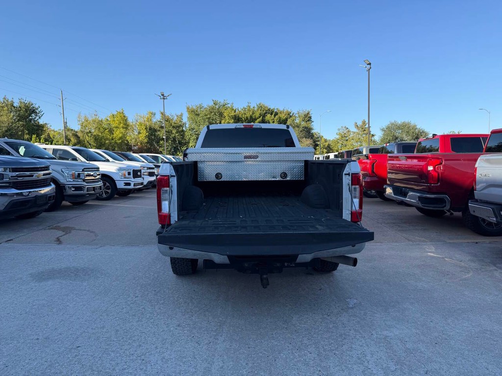 Ford Super Duty F-250 SRW Vehicle Full-screen Gallery Image 37