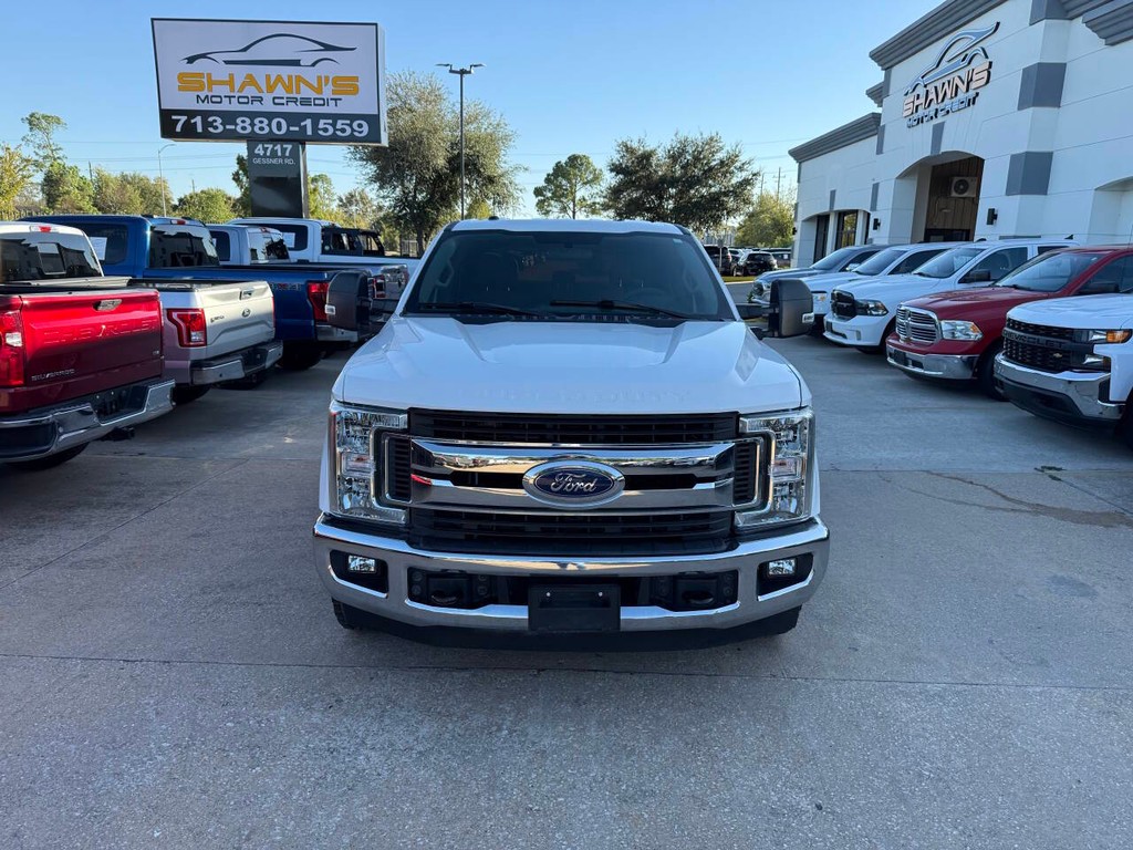 Ford Super Duty F-250 SRW Vehicle Full-screen Gallery Image 39