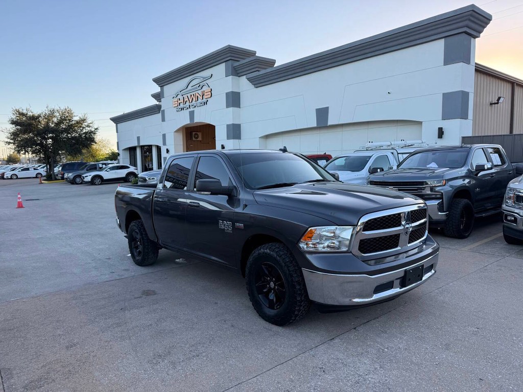 Ram 1500 Classic Vehicle Full-screen Gallery Image 02