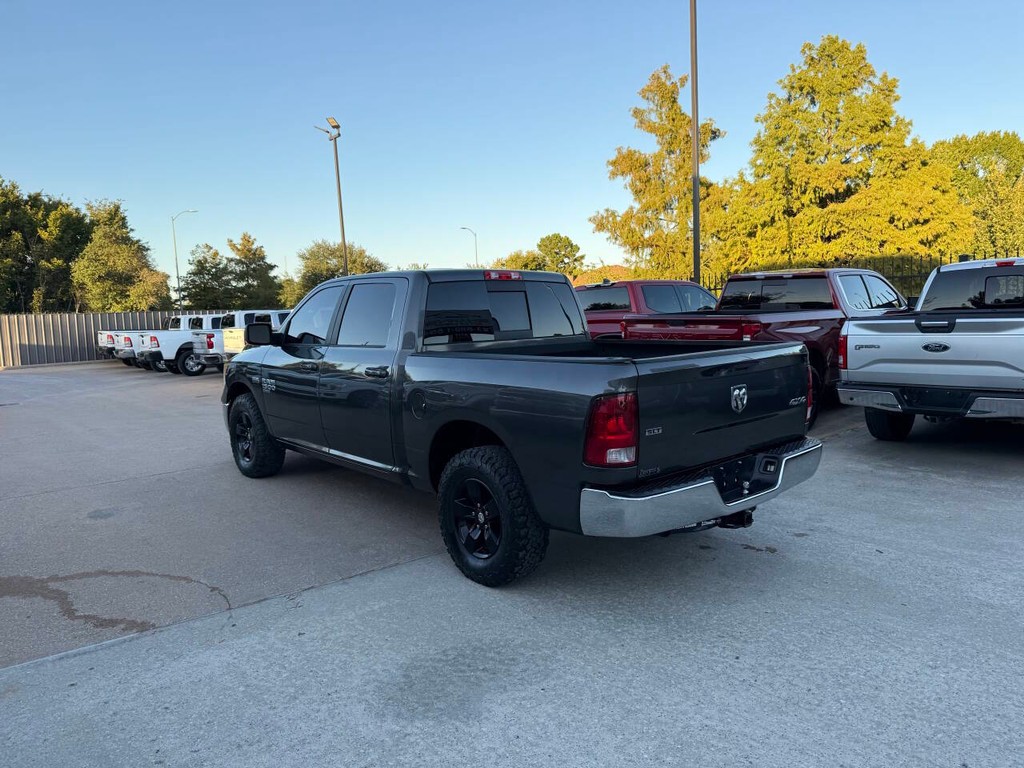 Ram 1500 Classic Vehicle Full-screen Gallery Image 04