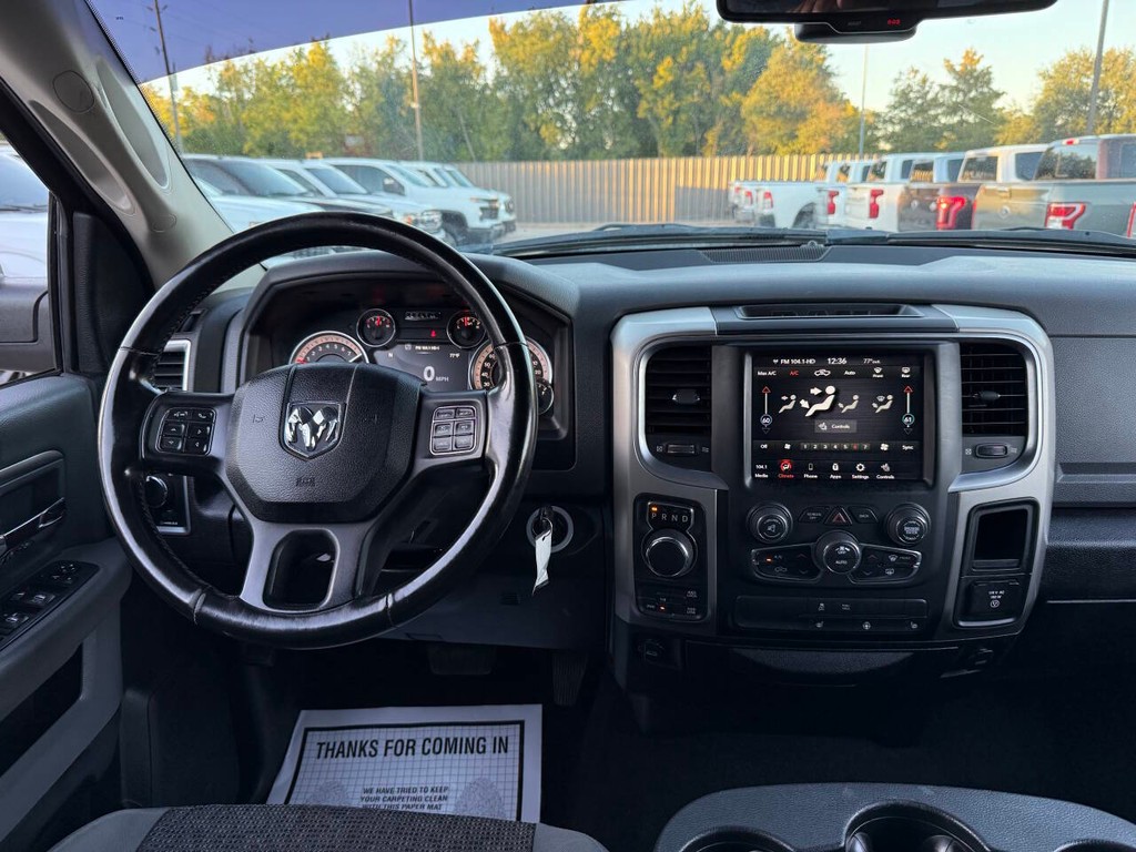 Ram 1500 Classic Vehicle Full-screen Gallery Image 21