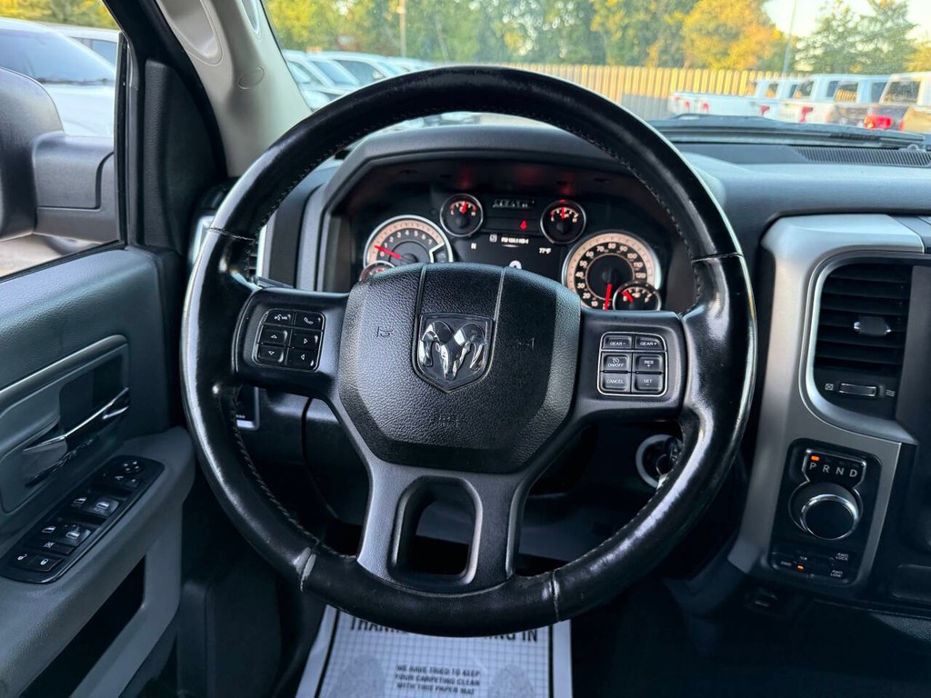 Ram 1500 Classic Vehicle Full-screen Gallery Image 22