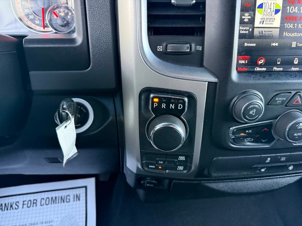 Ram 1500 Classic Vehicle Full-screen Gallery Image 30