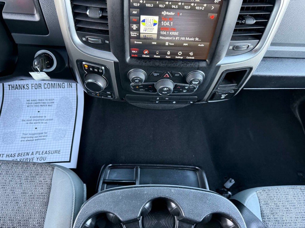 Ram 1500 Classic Vehicle Full-screen Gallery Image 31