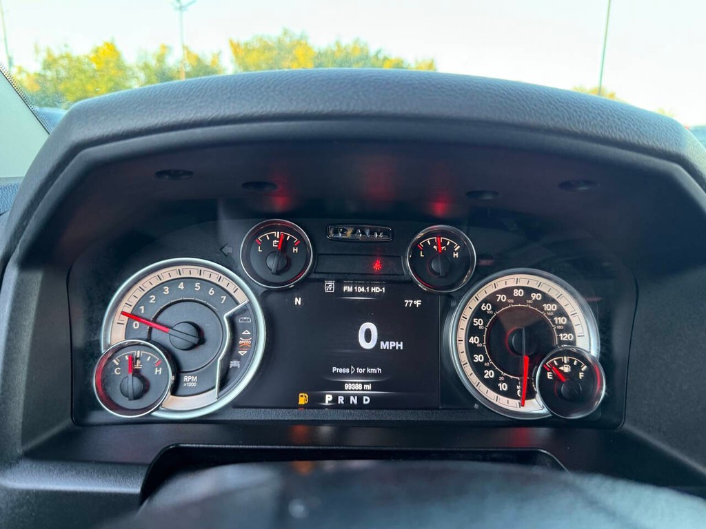 Ram 1500 Classic Vehicle Full-screen Gallery Image 33