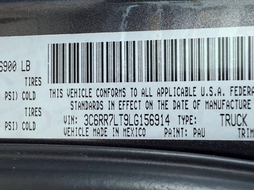 Ram 1500 Classic Vehicle Full-screen Gallery Image 35