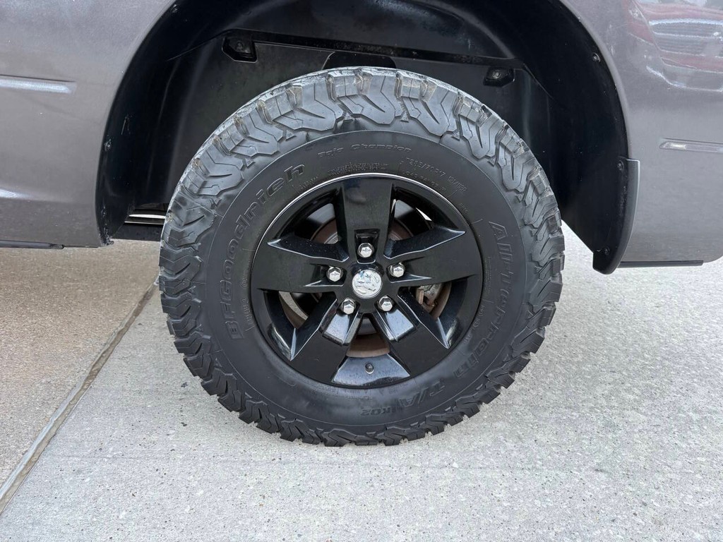 Ram 1500 Classic Vehicle Full-screen Gallery Image 37