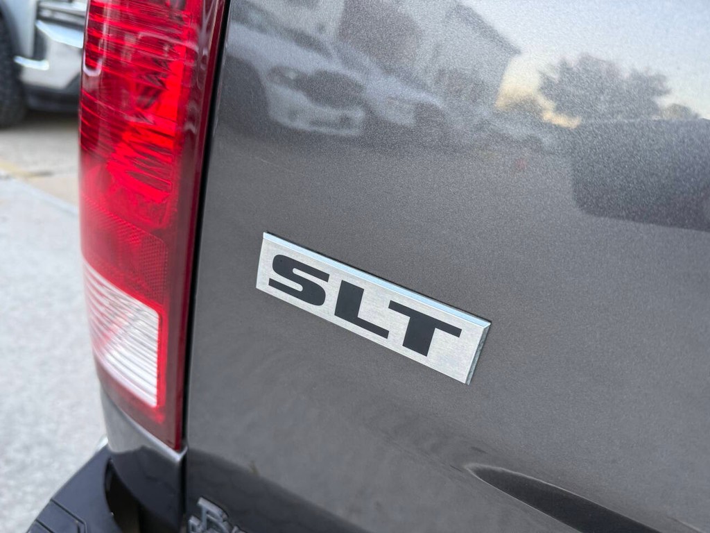 Ram 1500 Classic Vehicle Full-screen Gallery Image 38