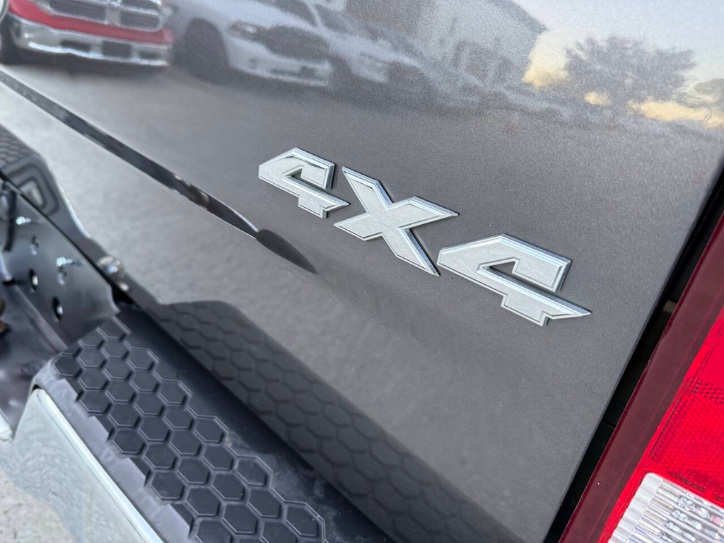 Ram 1500 Classic Vehicle Full-screen Gallery Image 39