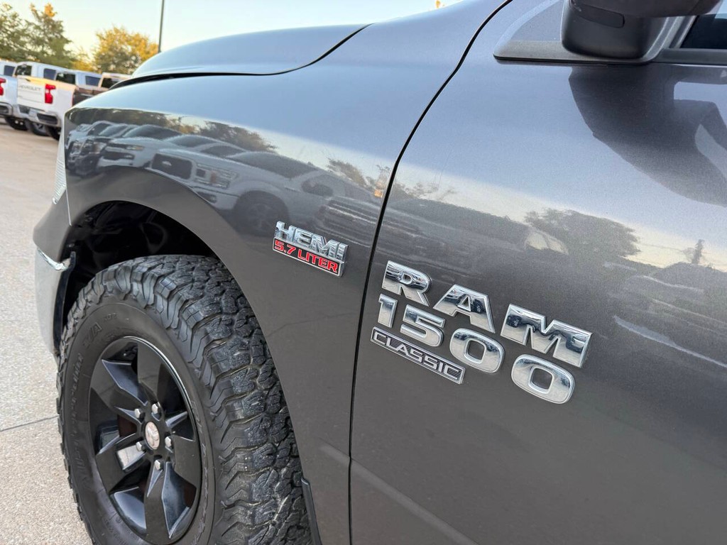 Ram 1500 Classic Vehicle Full-screen Gallery Image 40