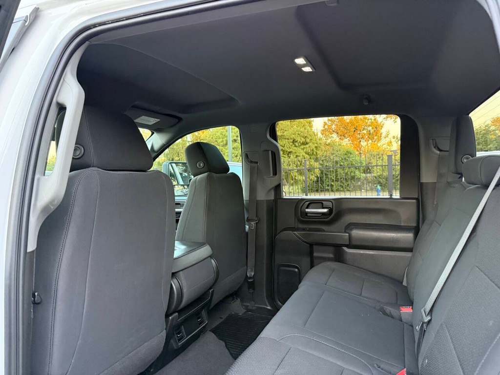 Chevrolet Silverado 2500HD Vehicle Full-screen Gallery Image 09