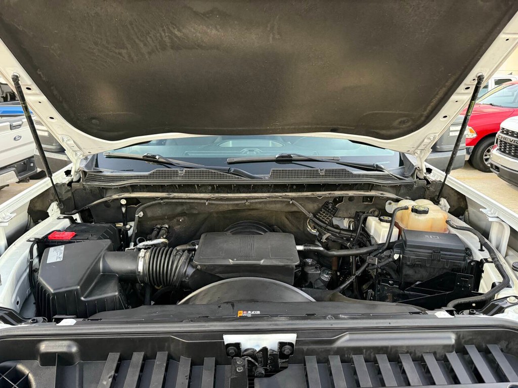 Chevrolet Silverado 2500HD Vehicle Full-screen Gallery Image 34