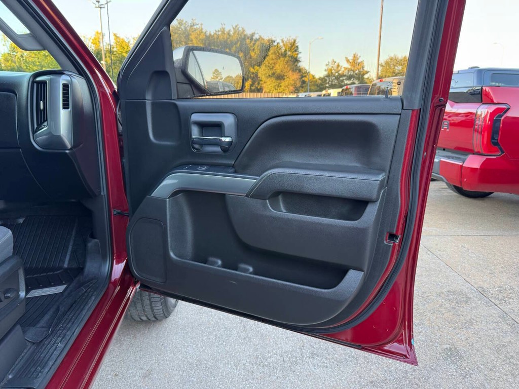 Chevrolet Silverado 1500 Vehicle Full-screen Gallery Image 11