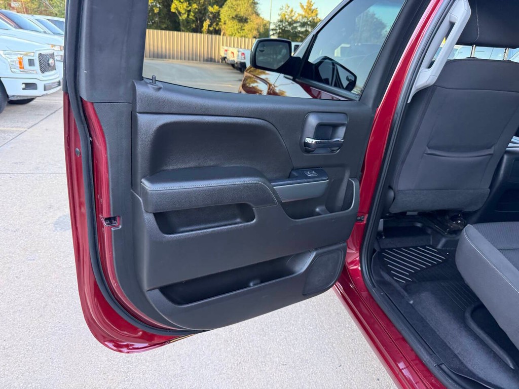 Chevrolet Silverado 1500 Vehicle Full-screen Gallery Image 14