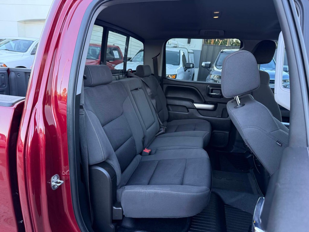 Chevrolet Silverado 1500 Vehicle Full-screen Gallery Image 15