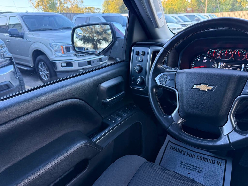 Chevrolet Silverado 1500 Vehicle Full-screen Gallery Image 19